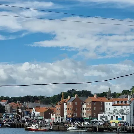 Endeavour - A Wonderful Tatil Evi *