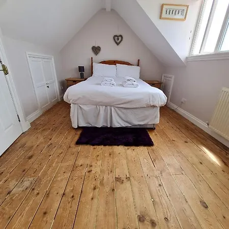 Endeavour - A Wonderful Tatil Evi