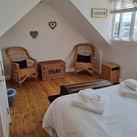 Endeavour - A Wonderful * Whitby