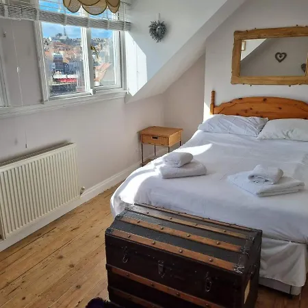 Endeavour - A Wonderful Дом отдыха