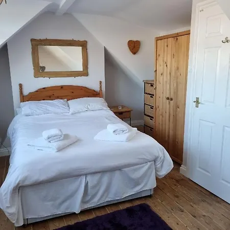 Endeavour - A Wonderful Tatil Evi