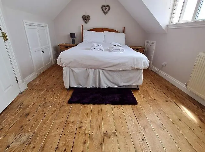 Endeavour - A Wonderful Дом отдыха