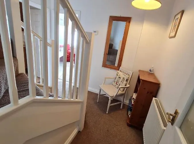 Endeavour - A Wonderful Дом отдыха