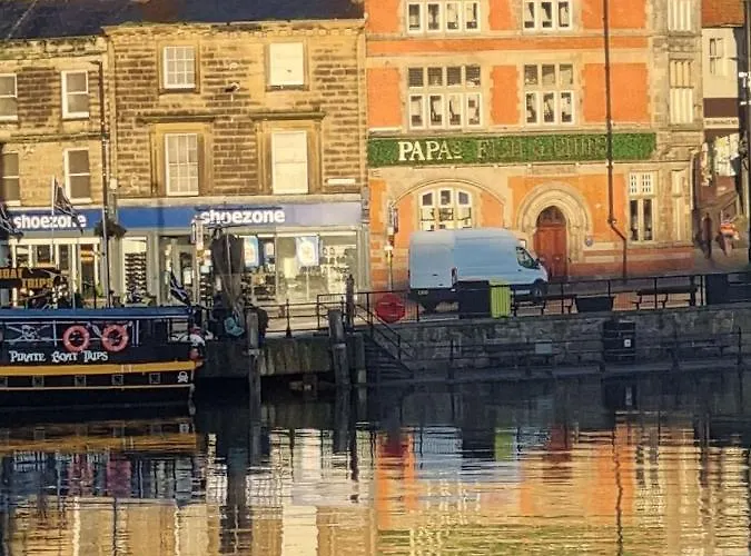 Endeavour - A Wonderful Дом отдыха