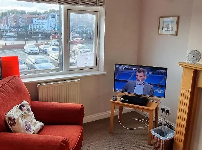 Endeavour - A Wonderful Уитби