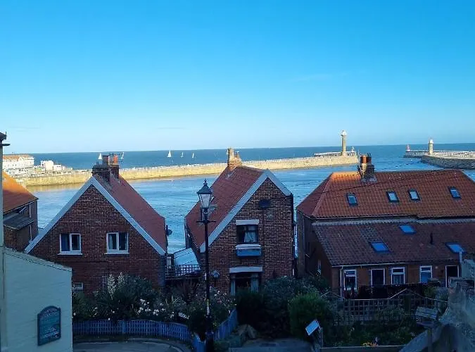 Endeavour - A Wonderful Уитби