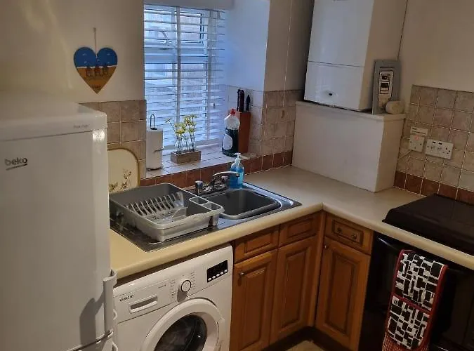 Endeavour - A Wonderful Дом отдыха