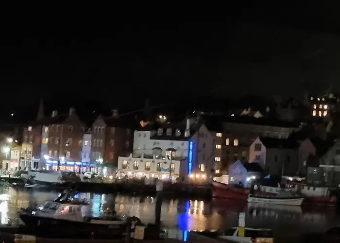 Endeavour - A Wonderful Уитби