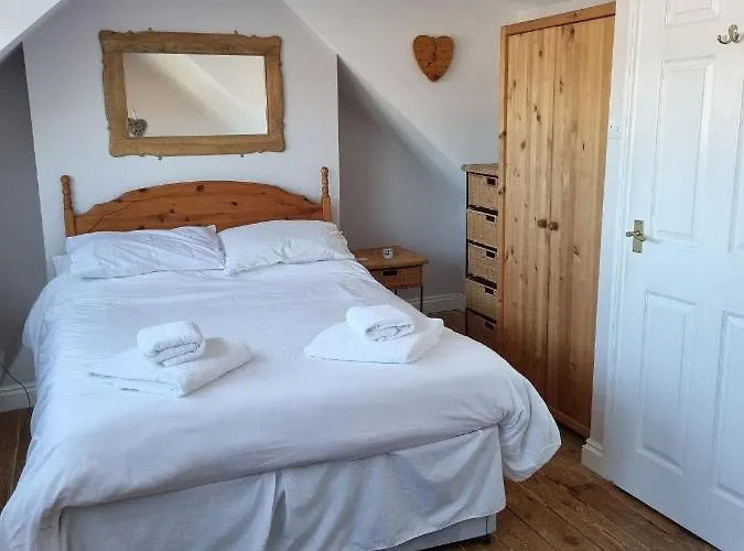 Endeavour - A Wonderful Дом отдыха