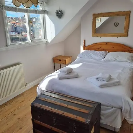 Endeavour - A Wonderful * Whitby