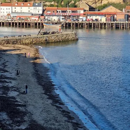 Endeavour - A Wonderful * Whitby