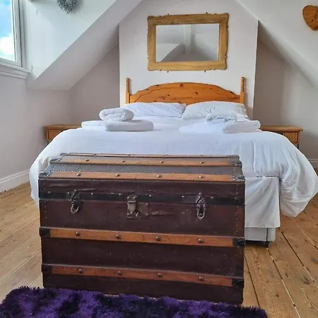 Endeavour - A Wonderful Holiday home Whitby